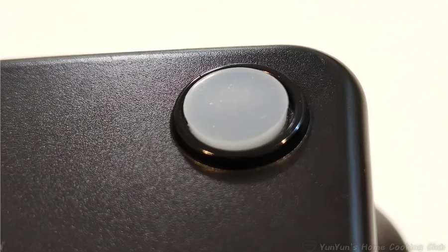 プロおろしの底面にある強力なシリコン製滑り止めのアップ